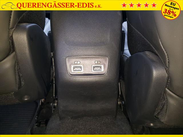 Peugeot / 2008 / Schwarz / / / 2008 GT 1,2 Automatik 96KW/130PS Navi, SHZ, Kamera, ACC