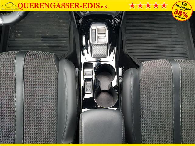 Peugeot / 2008 / Schwarz / / / 2008 GT 1,2 Automatik 96KW/130PS Navi, SHZ, Kamera, ACC