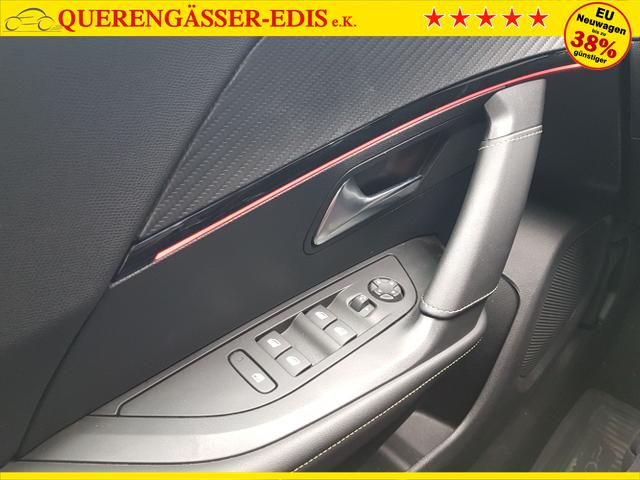 Peugeot / 2008 / Schwarz / / / 2008 GT 1,2 Automatik 96KW/130PS Navi, SHZ, Kamera, ACC