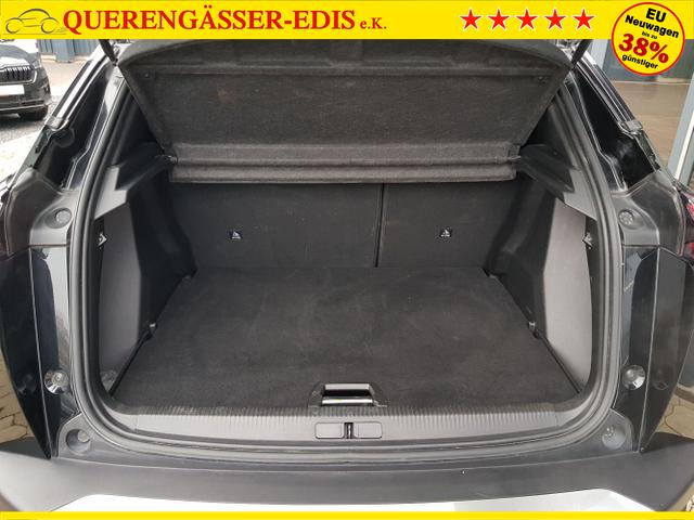 Peugeot / 2008 / Schwarz / / / 2008 GT 1,2 Automatik 96KW/130PS Navi, SHZ, Kamera, ACC