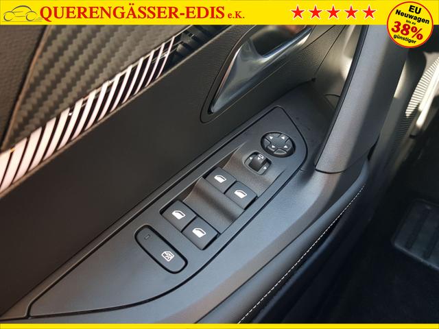 Peugeot / 2008 / Silber / / / 2008 Allure 1,2 PureTech 74KW/101PS Navi, SHZ, Kamera