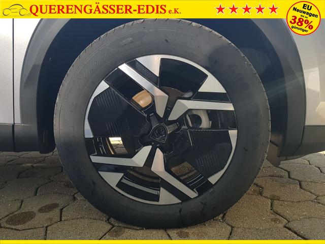 Peugeot / 2008 / Silber / / / 2008 Allure 1,2 PureTech 74KW/101PS Navi, SHZ, Kamera