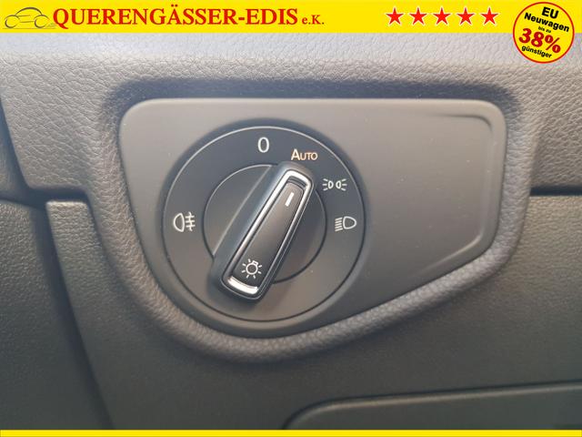 Volkswagen / Touran / Weiß / / / Touran Comfort Plus R-Line 1,5TSI DSG 110KW 7 Sitze, AHK, IQ-LED, Easy Open