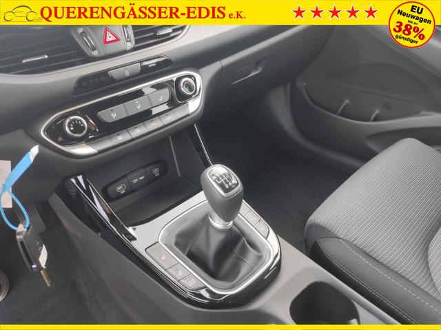 Hyundai i30 Family HB 1.5 AT MJ25*Navi*LED*Shzg*PDCv&h*Cam*16 