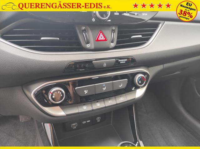 Hyundai i30 Kombi Smart SW DCT 1.5 MJ25*Navi*LED*Shzg*PDCv&h*Cam*16 