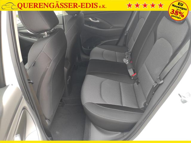 Hyundai i30 Kombi Smart SW DCT 1.5 MJ25*Navi*LED*Shzg*PDCv&h*Cam*16 