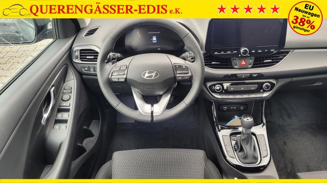 Hyundai i30 Family HB Family*Navi*LED*Shzg*Lhzg*PDC*Cam*16Zoll* 