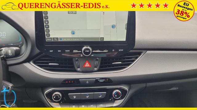 Hyundai i30 Family HB Family*Navi*LED*Shzg*Lhzg*PDC*Cam*16Zoll* 