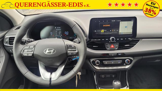 Hyundai i30 Family HB Family*Navi*LED*Shzg*Lhzg*PDC*Cam*16Zoll* 
