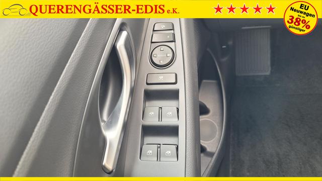 Hyundai i30 Family HB Family*Navi*LED*Shzg*Lhzg*PDC*Cam*16Zoll* 