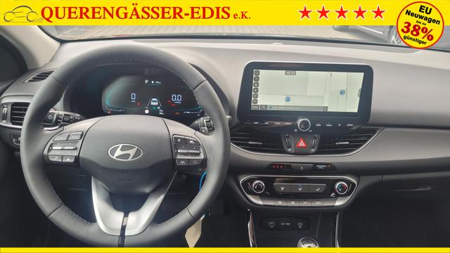 Hyundai i30 Kombi Family SW Family*Navi*LED*Shzg*Lhzg*PDC*Cam*16Zoll* 