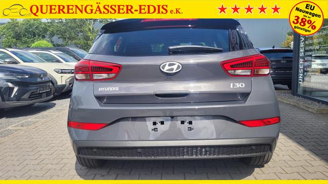 Hyundai i30 Familiy HB Family*Navi*LED*Shzg*Lhzg*PDC*Cam*16Zoll* 