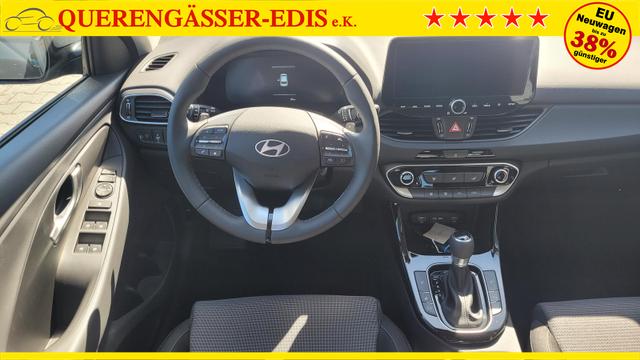 Hyundai i30 Kombi Family SW Family*Navi*LED*Shzg*Lhzg*PDC*Cam*16Zoll* 