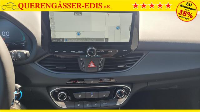 Hyundai i30 Kombi Family SW Family*Navi*LED*Shzg*Lhzg*PDC*Cam*16Zoll* 
