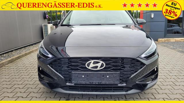 Hyundai i30 Familiy HB Family*LED*Navi*Shzg*Lhzg*PDC*Cam*16Zoll* 
