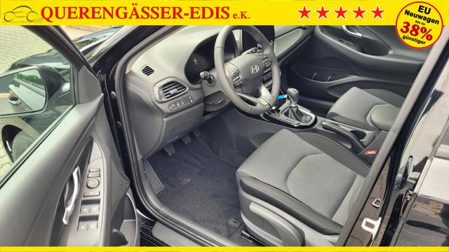 Hyundai i30 Familiy HB Family*LED*Navi*Shzg*Lhzg*PDC*Cam*16Zoll* 