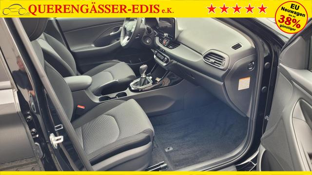 Hyundai i30 Familiy HB Family*LED*Navi*Shzg*Lhzg*PDC*Cam*16Zoll* 