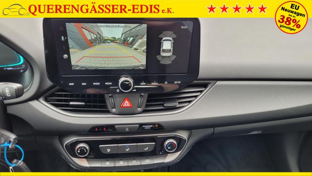 Hyundai i30 Familiy HB Family*LED*Navi*Shzg*Lhzg*PDC*Cam*16Zoll* 