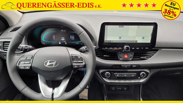 Hyundai i30 Familiy HB Family*LED*Navi*Shzg*Lhzg*PDC*Cam*16Zoll* 