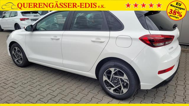 Hyundai i30 Familiy HB Family*Navi*LED*Shzg*Lhzg*PDC*Cam*16Zoll* 