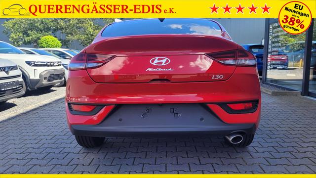 Hyundai i30 Fastback*Navi*LED*Shzg*Lhzg*PDC*Cam*16Zoll* 