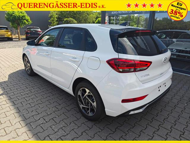 Hyundai i30 Family HB 1.6 GO*Navi*LED*Shzg*Lhzg*PDC*Cam*16Zoll* 