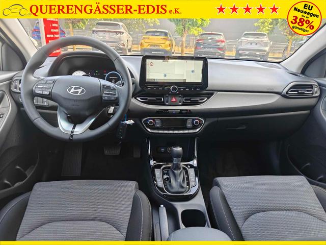 Hyundai i30 Family HB 1.6 GO*Navi*LED*Shzg*Lhzg*PDC*Cam*16Zoll* 