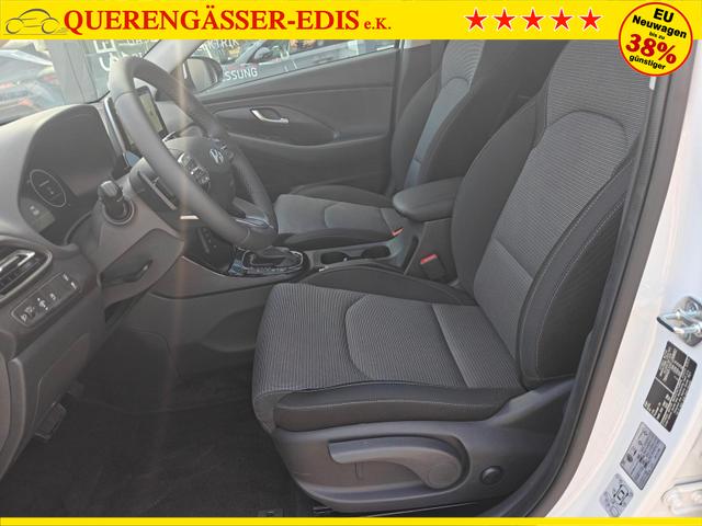 Hyundai i30 Family HB 1.6 GO*Navi*LED*Shzg*Lhzg*PDC*Cam*16Zoll* 