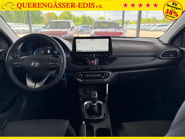 Hyundai i30 Kombi Comfort+1.5 GDI 6MT / Navi PDC V.&H. Kamera LED Carplay Sitz & Lenkr.Heiz. 