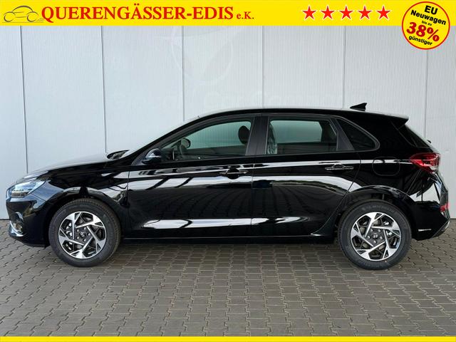 Hyundai i30 GO 1.5 DPI / Sitz + Lenkradh./ LED Navi Tempomat Alu16 PDC V.&H.m.Kamera 