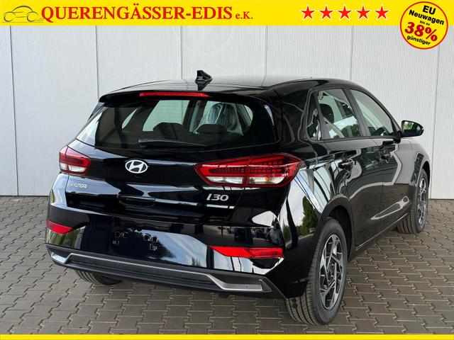 Hyundai i30 GO 1.5 DPI / Sitz + Lenkradh./ LED Navi Tempomat Alu16 PDC V.&H.m.Kamera 