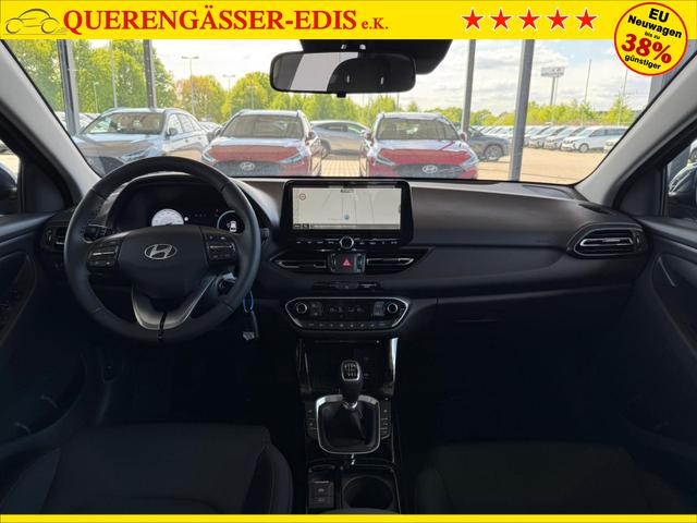 Hyundai i30 GO 1.5 DPI / Sitz + Lenkradh./ LED Navi Tempomat Alu16 PDC V.&H.m.Kamera 