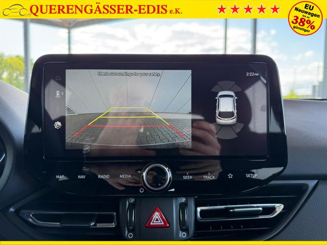 Hyundai i30 GO 1.5 DPI / Sitz + Lenkradh./ LED Navi Tempomat Alu16 PDC V.&H.m.Kamera 
