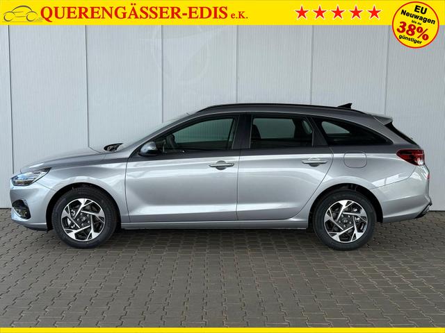 Hyundai i30 Kombi GO 1.5 DPI / Sitz + Lenkradh./ LED Navi Tempomat Alu16 PDC V.&H.m.Kamera 