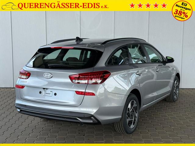 Hyundai i30 Kombi GO 1.5 DPI / Sitz + Lenkradh./ LED Navi Tempomat Alu16 PDC V.&H.m.Kamera 