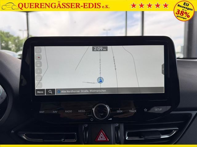 Hyundai i30 Kombi GO 1.5 DPI / Sitz + Lenkradh./ LED Navi Tempomat Alu16 PDC V.&H.m.Kamera 