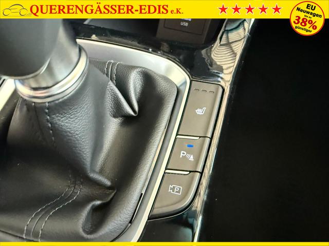 Hyundai i30 GO 1.5 DPI / Sitz + Lenkradh./ LED Navi Tempomat Alu16 PDC V.&H.m.Kamera 