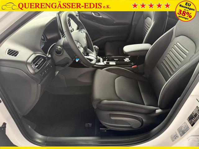 Hyundai i30 Kombi GO 1.5 DPI 97 PS / Sitz + Lenkradh./ LED Navi Tempomat Alu16 PDC V.&H.m.Kamera 