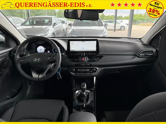Hyundai i30 Kombi GO 1.5 DPI 97 PS / Sitz + Lenkradh./ LED Navi Tempomat Alu16 PDC V.&H.m.Kamera 