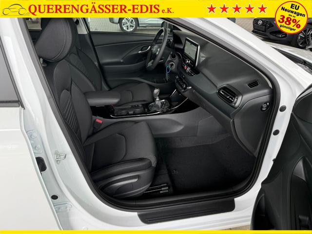 Hyundai i30 Kombi GO 1.5 DPI 97 PS / Sitz + Lenkradh./ LED Navi Tempomat Alu16 PDC V.&H.m.Kamera 