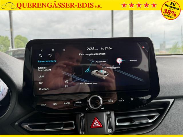 Hyundai i30 Kombi GO 1.5 DPI 97 PS / Sitz + Lenkradh./ LED Navi Tempomat Alu16 PDC V.&H.m.Kamera 