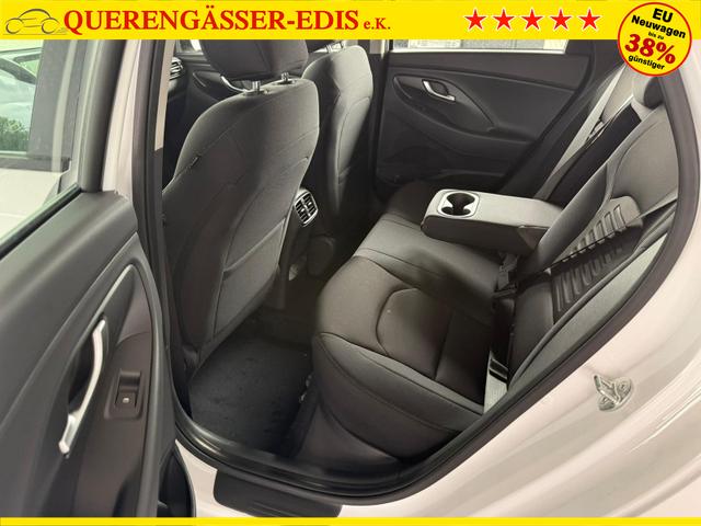 Hyundai i30 Kombi GO 1.5 DPI 97 PS / Sitz + Lenkradh./ LED Navi Tempomat Alu16 PDC V.&H.m.Kamera 