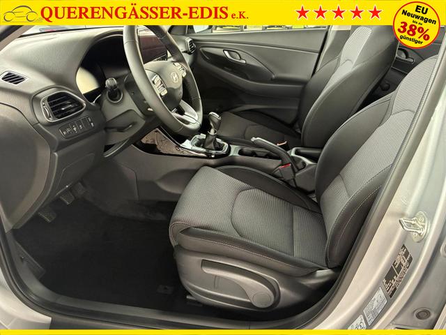 Hyundai i30 Kombi Comfort 1.5 GDi / LED Navi PDC V&H + Kamera Tempomat Carplay Alu 16" 