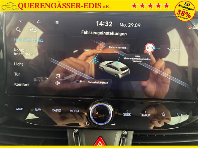 Hyundai i30 Kombi Comfort 1.5 GDi / LED Navi PDC V&H + Kamera Tempomat Carplay Alu 16" 
