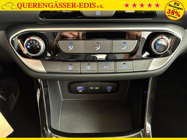 Hyundai i30 Kombi Comfort 1.5 GDi / LED Navi PDC V&H + Kamera Tempomat Carplay Alu 16" 