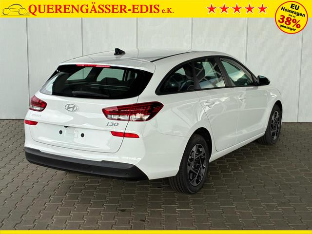 Hyundai i30 Kombi Comfort 1.5 GDi / LED Navi PDC V&H + Kamera Tempomat Carplay Alu 16" 