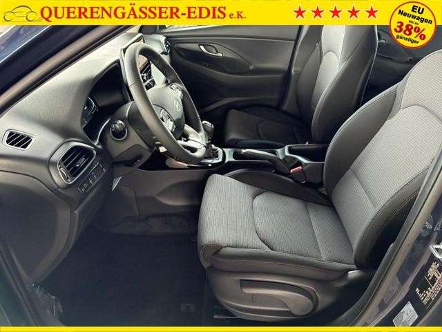 Hyundai i30 Kombi Comfort 1.0 GDI 100PS 6MT Navi / PDC V&H. m. Kamera LED Nebel 