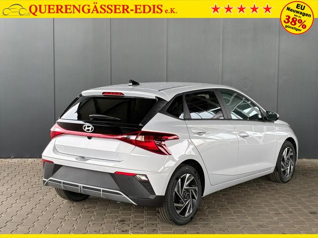 Hyundai i20 Pure 1.2 MPI / Navi PDC Hinten + Kamera Abgedunkelte Scheiben Tempomat Alu 16" 