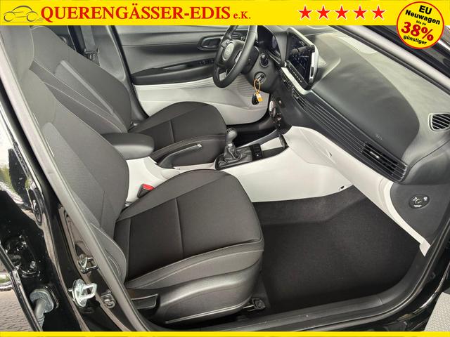 Hyundai i20 Pure 1.2 MPI / Navi PDC Hinten + Kamera Abgedunkelte Scheiben Tempomat Alu 16" 