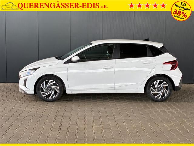 Hyundai i20 Pure 1.2 MPI / Navi PDC Hinten + Kamera Abgedunkelte Scheiben Tempomat Alu 16" 